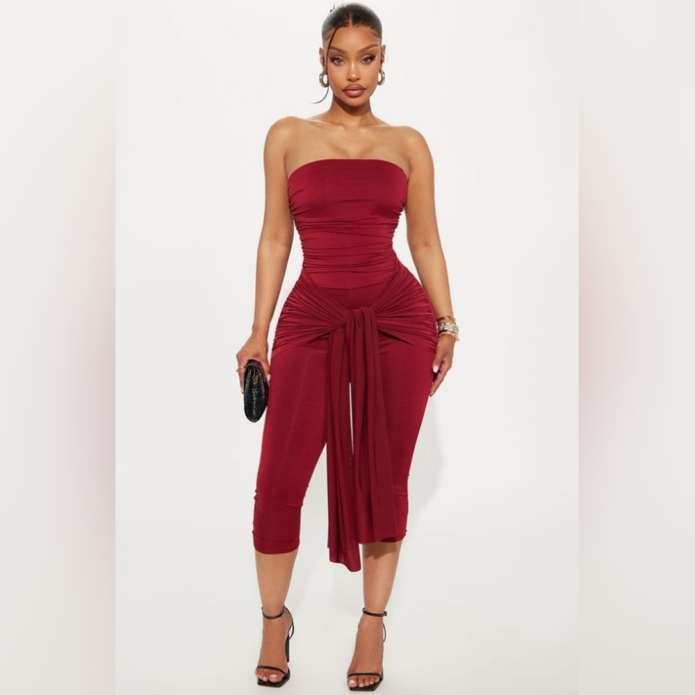 NEW! Strapless Ruched Tie-Front Capri Jumpsuit in Burgundy